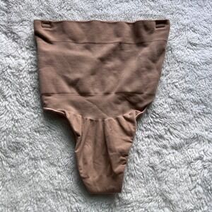 SKIMS Women's Core Control Thong High Waisted Shapewear Beige Size XXS NWOT